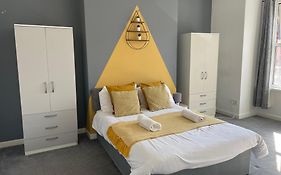 Windsor 3 - Perfect Contractor Stay Free Parking 3 Bedroom 4 Beds Sleeps 6